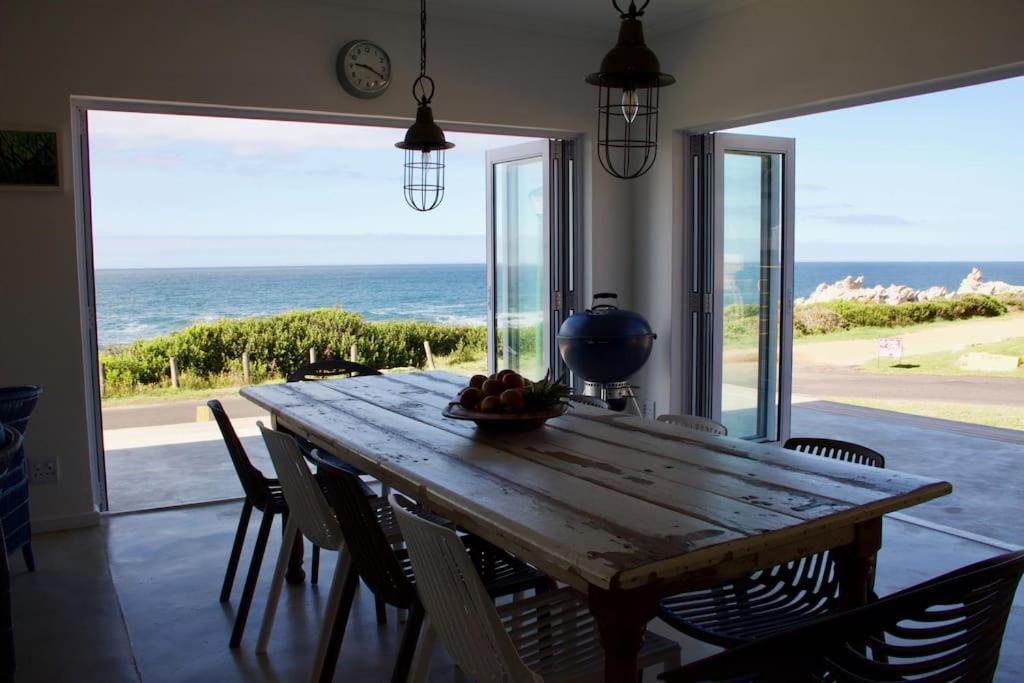 Seafront House With A View * Kleinmond