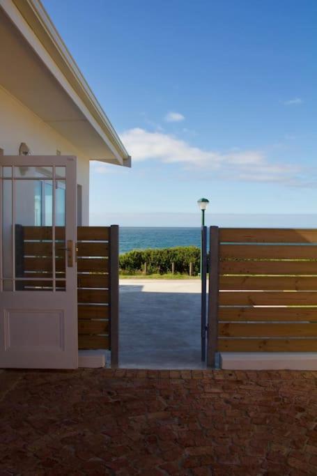 Seafront House With A View * Kleinmond